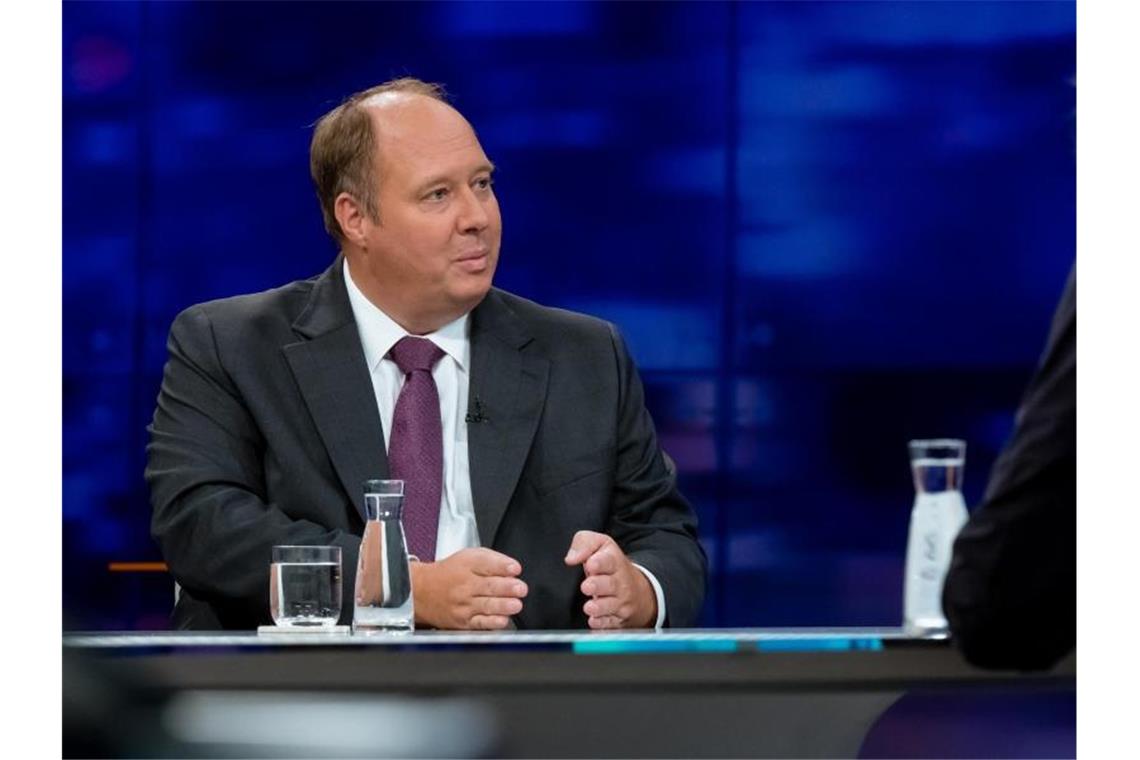 Braun warnt vor zweiter Infektions-„Welle mit Wucht“ Kanzleramtschef Helge Braun in der ZDF-Sendung „Maybrit Illner“. Foto: Svea Pietschmann/ZDF/dpa