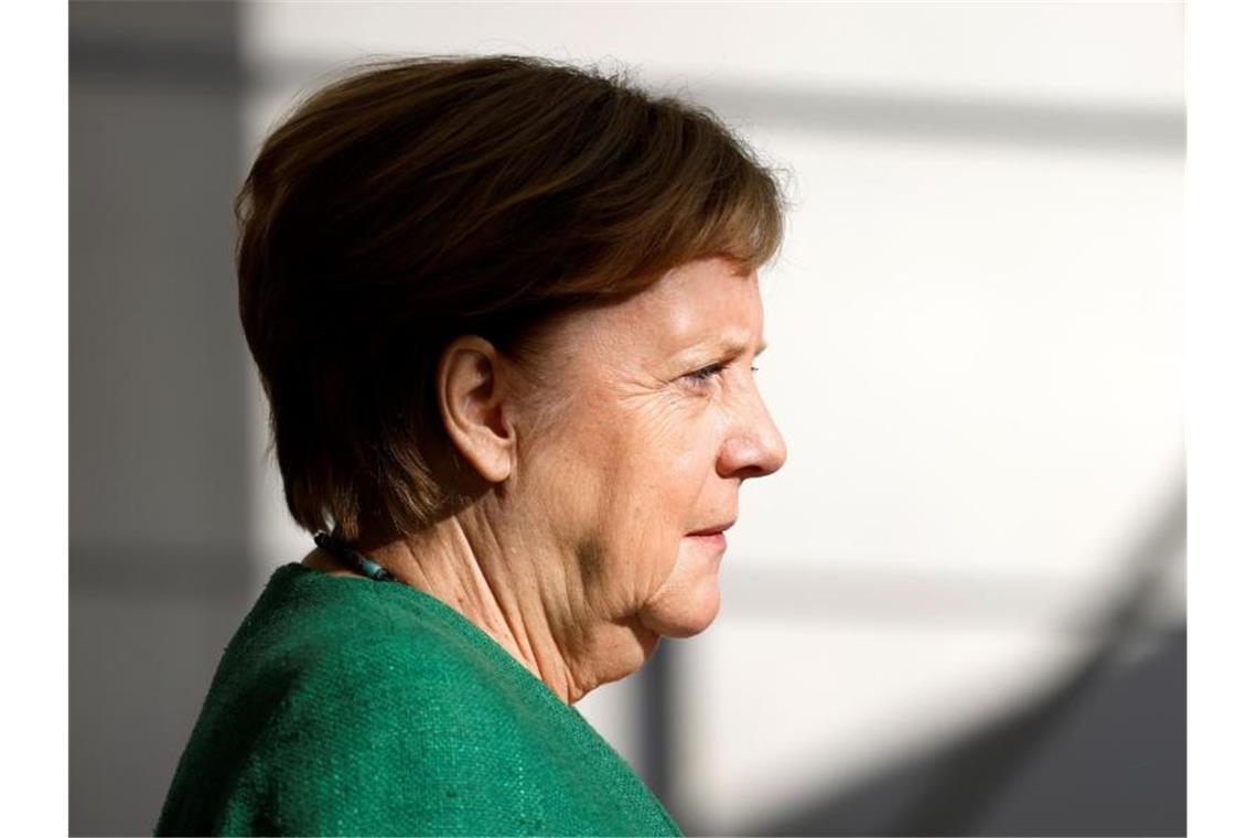 Lüften und Digitales - Schulgipfel berät über Corona-Lage Kanzlerin Angela Merkel empfängt heute die Bildungsminister aus Bund und Länder und die SPD-Chefin Saskia Esken. Foto: Odd Andersen/AFP Pool/dpa