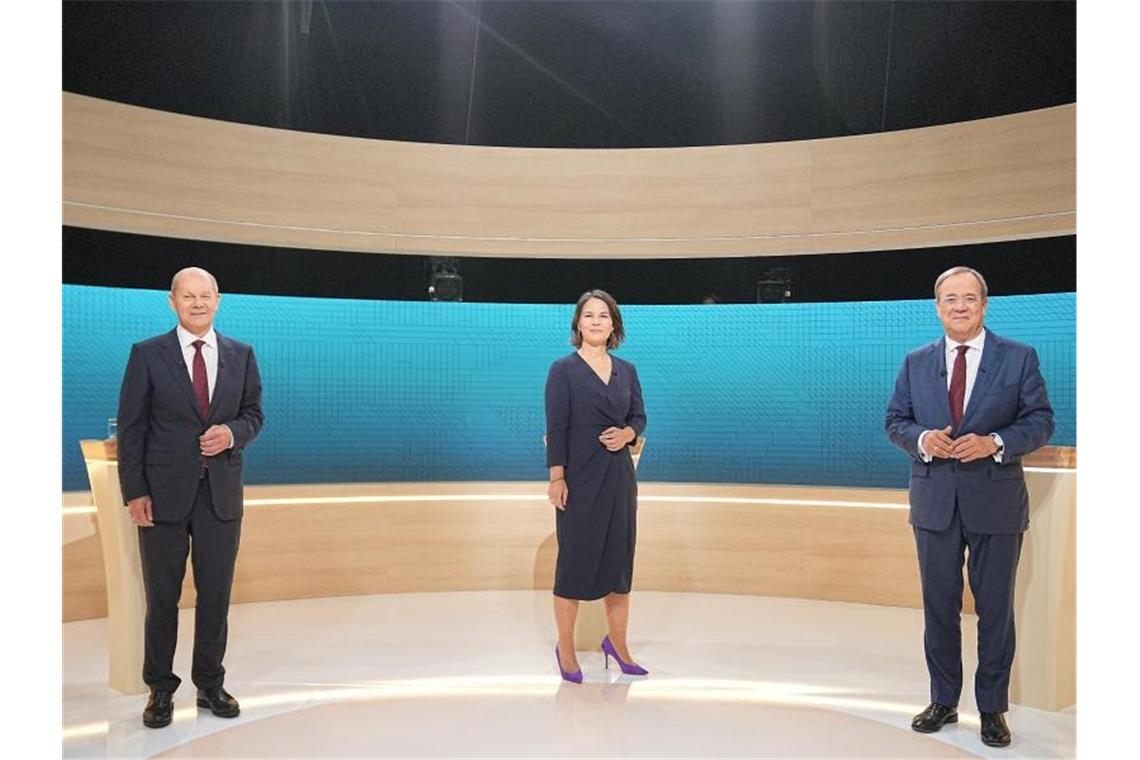 Kanzlerkandidat Olaf Scholz (SPD, l-r), Kanzlerkandidatin Annalena Baerbock (Bündnis90/Die Grünen) und Kanzlerkandidat Armin Laschet (CDU) beim vorangegangenen Triell. Foto: Michael Kappeler/dpa-Pool/dpa