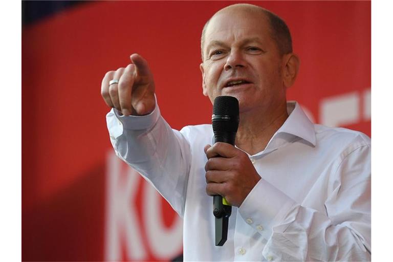 Kanzlerkandidat Olaf Scholz und die SPD liegen nun bei 25 Prozent. Foto: Swen Pförtner/dpa