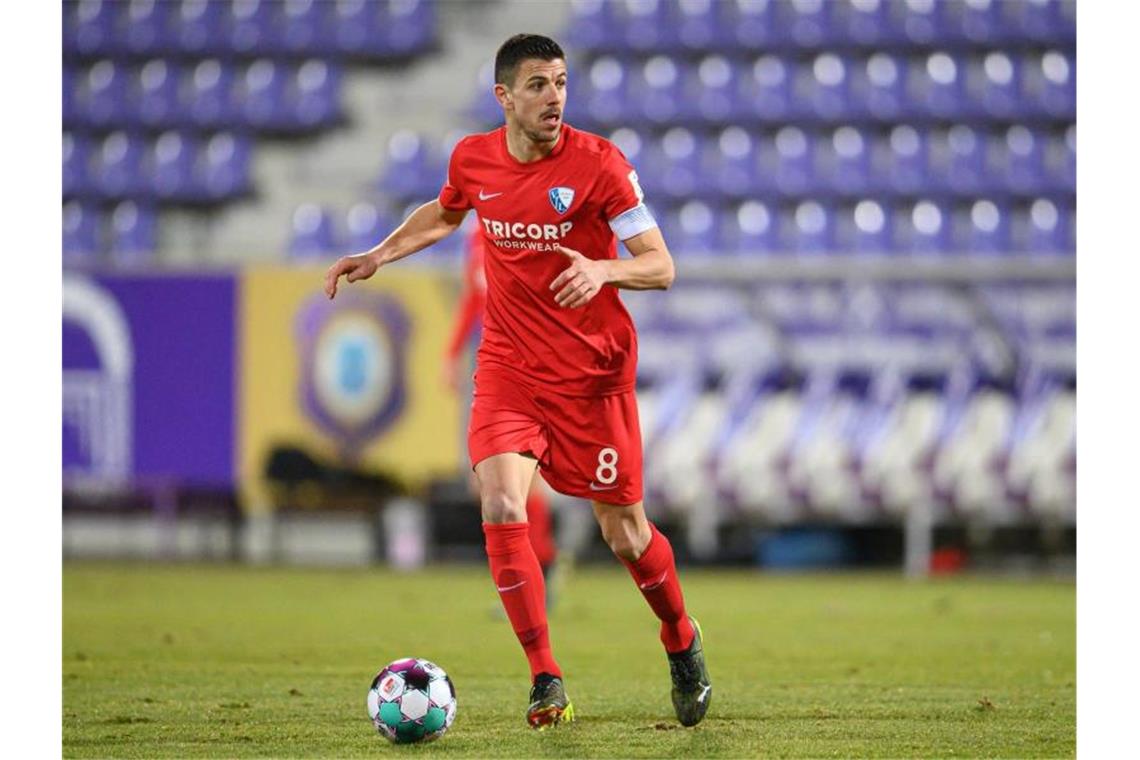 Spannendes Saisonfinale: Fürth ist Jäger, Bochum Favorit Kapitän des VfL Bochum: Anthony Losilla. Foto: Robert Michael/dpa-Zentralbild/dpa