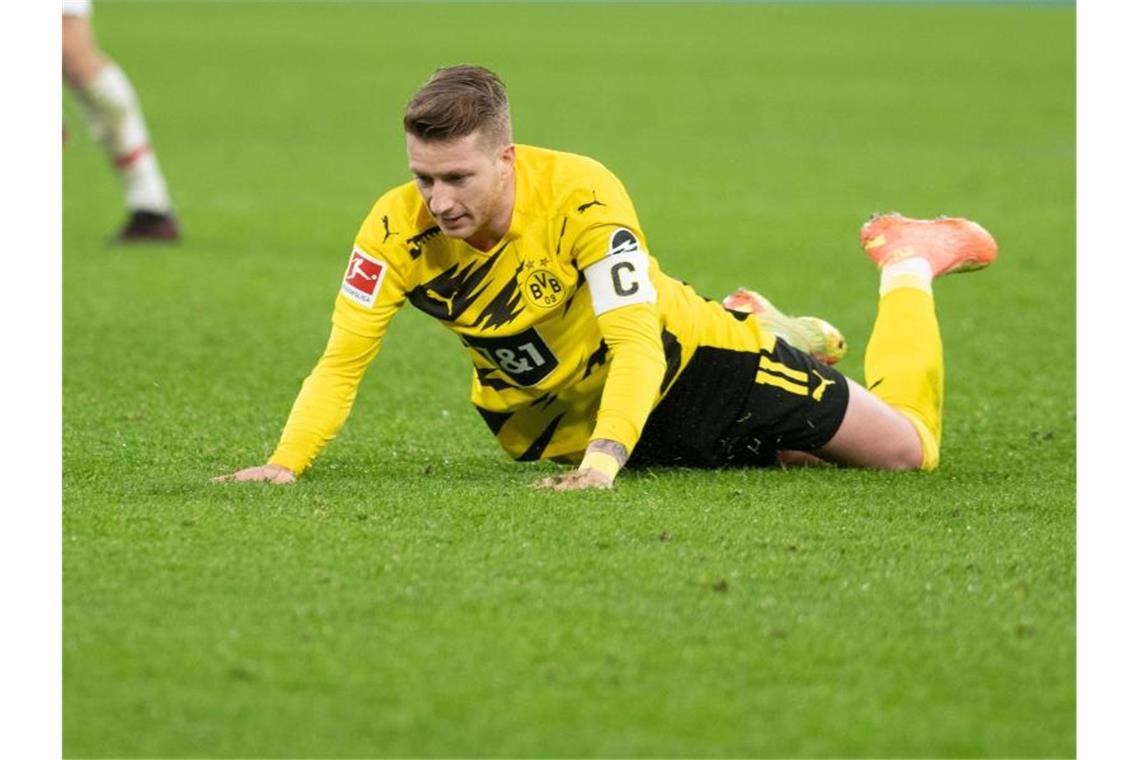 Vorweihnachtliches Beben beim BVB: Aus für Trainer Favre Kapitän Marco Reus erlebte mit dem BVB ein Debakel. Foto: Bernd Thissen/dpa