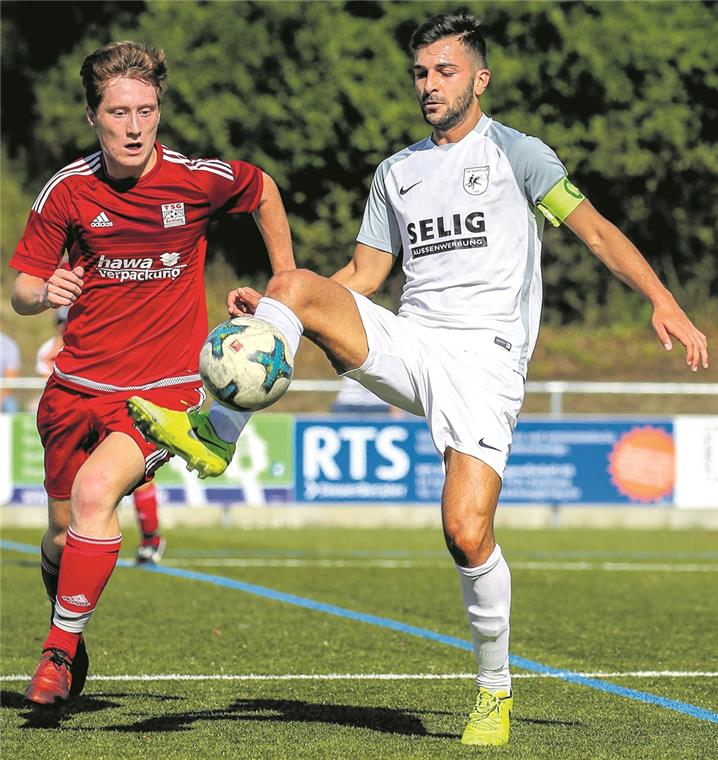 Steinbach erwartet den Toptitelfavoriten Kapitän Talha Ünal (rechts) empfängt mit dem SV Steinbach die SG Schorndorf. Foto: A. Becher
