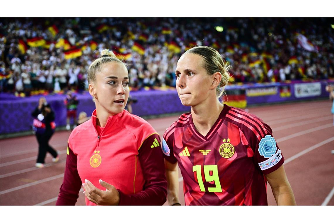 Kapitänin Giulia Gwinn und Klara Bühl: Die WM 2027 schon im Blick. (Archivbild)