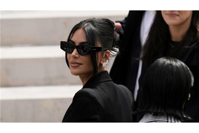 Kardashian blieb bei dem Überfall körperlich unversehrt, erlitt aber einen Schock.
