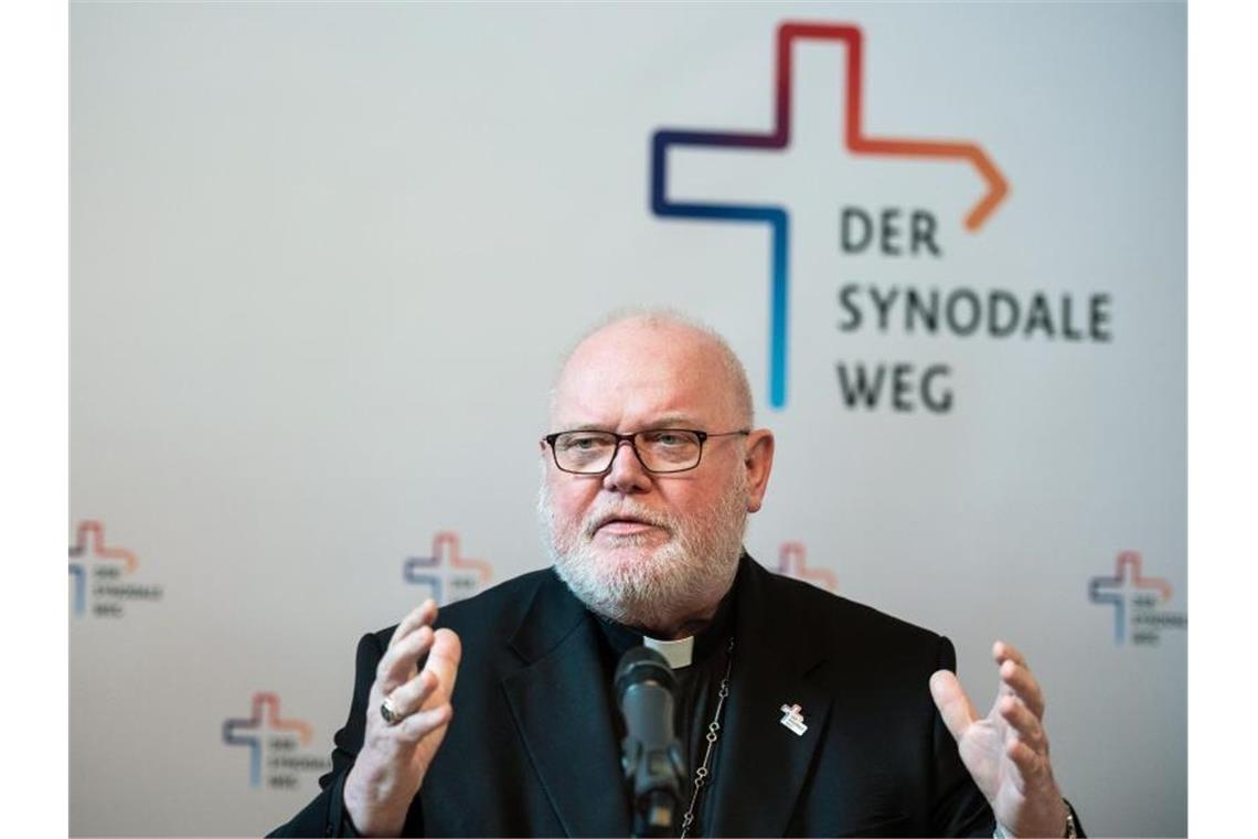 Kardinal Reinhard Marx, Vorsitzender der Deutschen Bischofskonferenz, auf einer Pressekonferenz während der ersten Versammlung des Synodalen Wegs in Frankfurt. Foto: Andreas Arnold/dpa