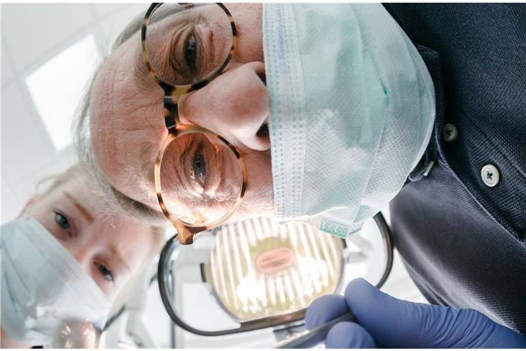 Karies, Pulpitis, apikale Ostitis, Gangrän, atypische Zahnschmerzen: Schon beim Hören dieser zahnärztlichen Fachbegriffe meint man  Zahnweh zu spüren.