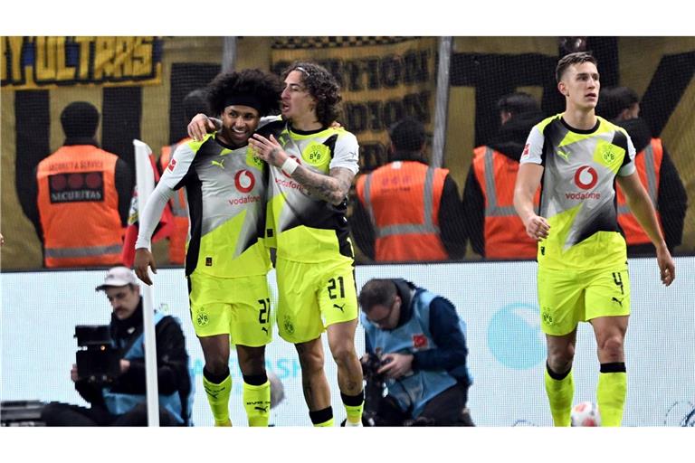 Karim Adeyemi (l) traf in Leverkusen erneut.