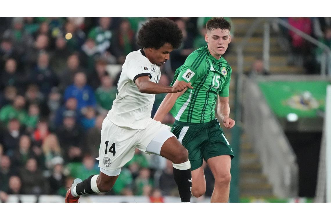 Ex-VfB-Spieler Woltemade trifft zum Sieg Karim Adeyemi (Note 4): Ähnlich wie Serge Gnabry ist auch der Dortmunder Außenstürmer gerade sehr formstark unterwegs, was er jetzt gegen Nordirland aber eher nicht unter Beweis stellte. Kam zunächst kaum einmal in seine gefürchteten Tempodribblings und hatte vorne kaum nennenswerte Aktionen - bis er kurz nach der Pause seine Schnelligkeit ausspielen konnte, allein auf das Tor zulief und den Ball vorbeischlenzte. Nach 64 Minuten ausgewechselt.