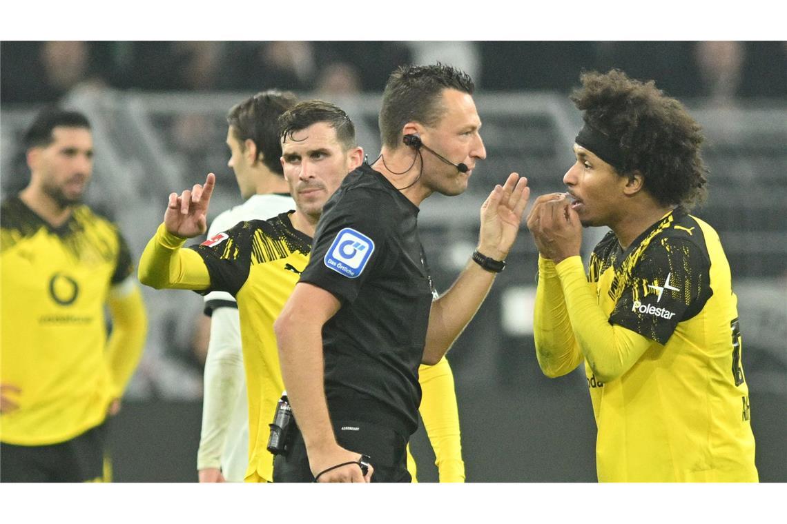 Karim Adeyemi (r) war mehrfach in Diskussionen verwickelt.