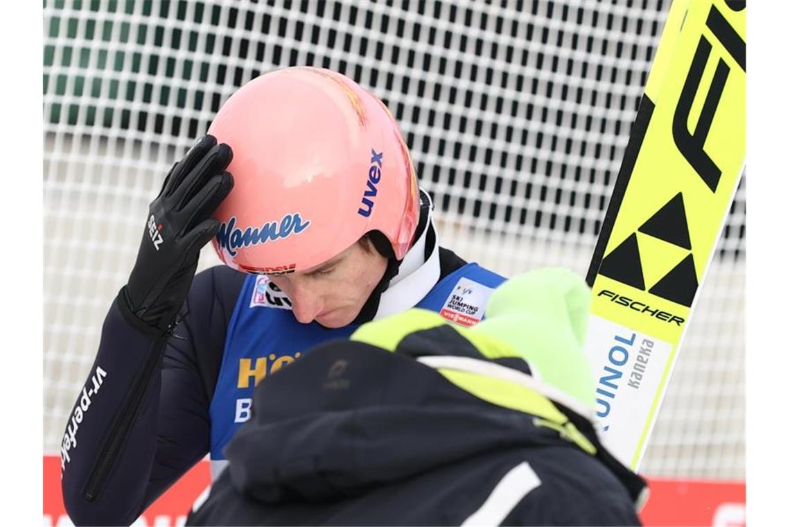Wieder der Bergisel: Geiger patzt bei Stoch-Triumph Karl Geiger kam in Innsbruck nicht über den 16. Platz hinaus. Foto: Daniel Karmann/dpa