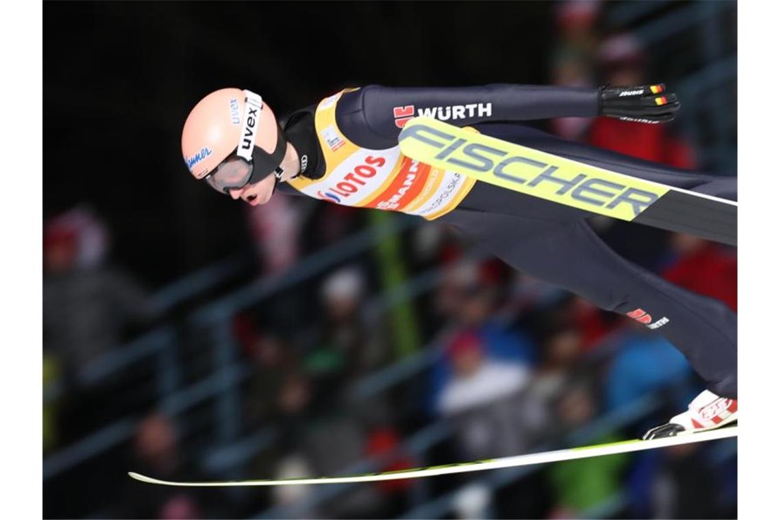 Karl Geiger sprang in Zakopane auf Rang fünf und verteidigte seine Führung in der Gesamtwertung. Foto: Grzegorz Momot/PAP/dpa