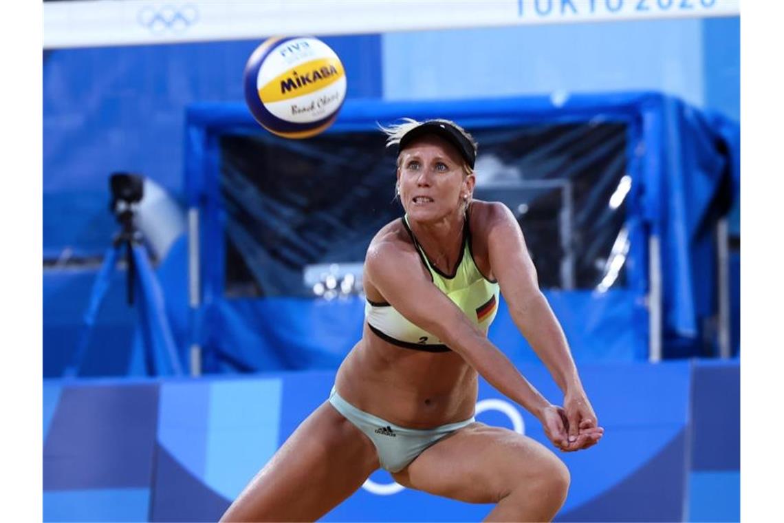 Das war die Olympia-Nacht Karla Borger bei der Annahme. Foto: Lan Hongguang/XinHua/dpa