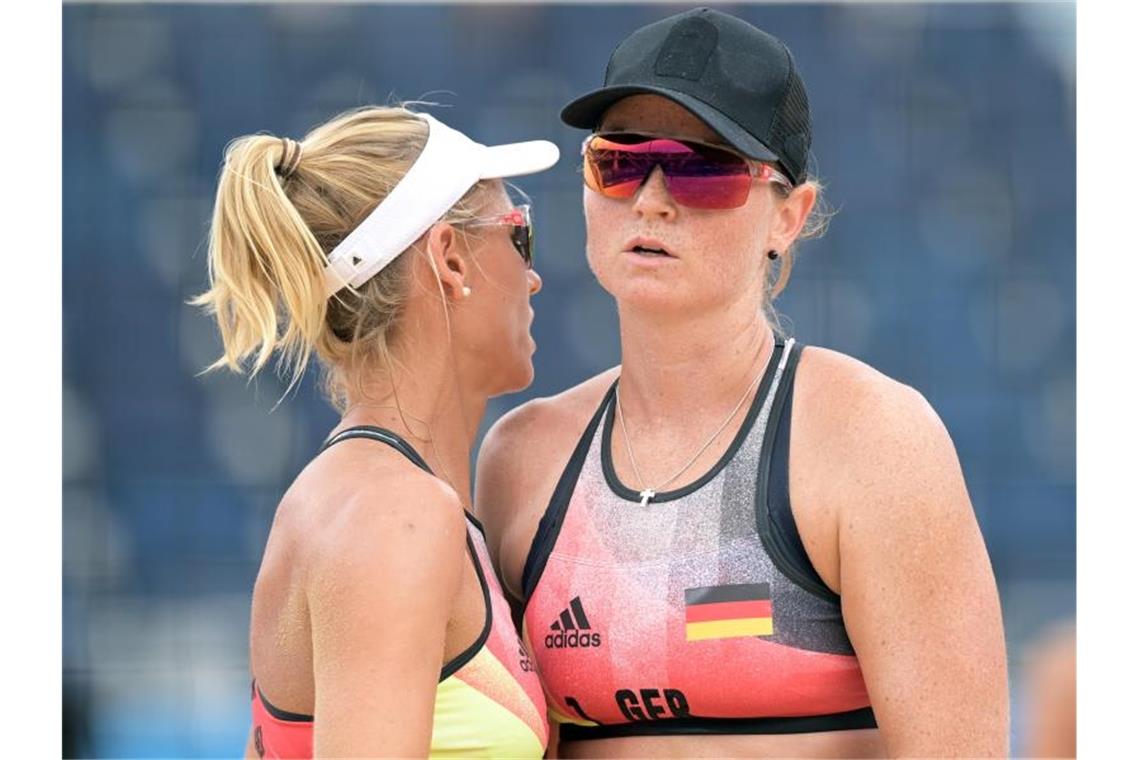 Borger/Sude holen Bronze bei Beach-EM: „Bedeutet sehr viel“ Karla Borger (l) und Julia Sude verpassten das EM-Finale. Foto: Sebastian Gollnow/dpa