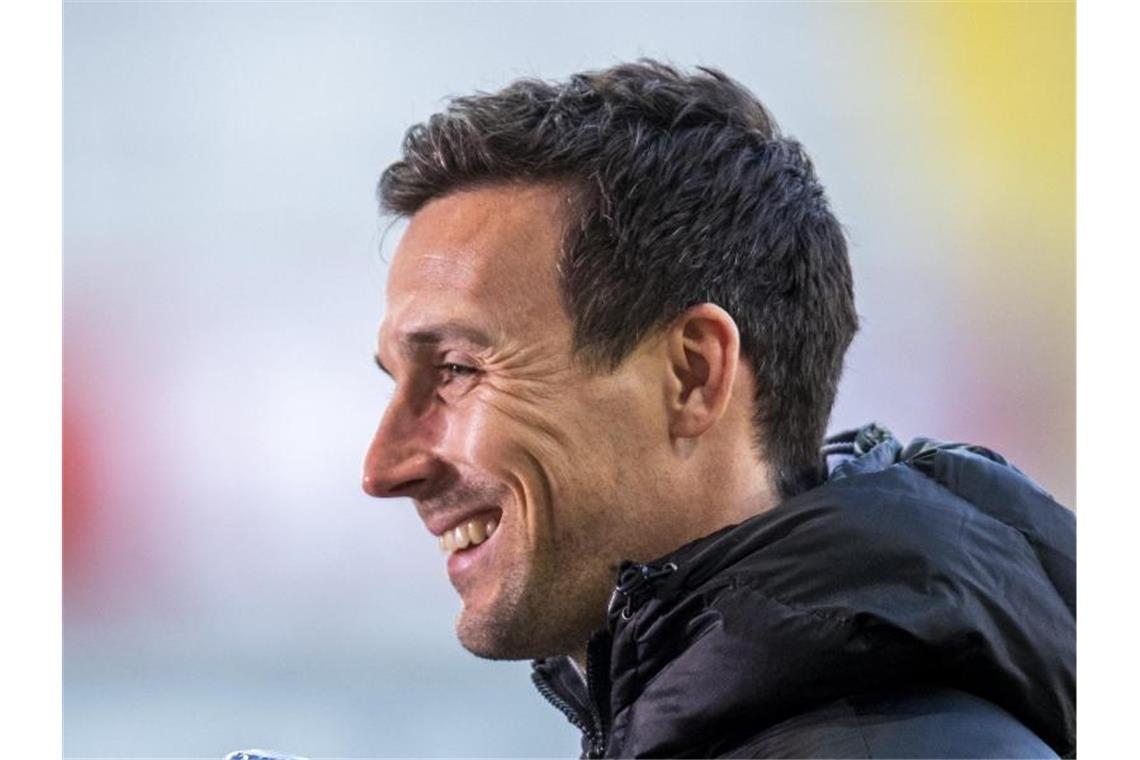 Aufstieg wohl erledigt: KSC dennoch motiviert für Endspurt Karlsruhes Trainer Christian Eichner. Foto: David Inderlied/dpa/Archivbild