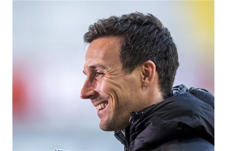 Karlsruhes Trainer Christian Eichner. Foto: David Inderlied/dpa/Archivbild