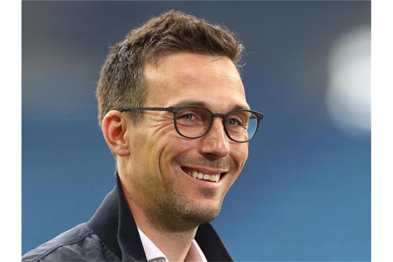 Karlsruhes Trainer Christian Eichner kommt ins Stadion. Foto: Christian Charisius/dpa