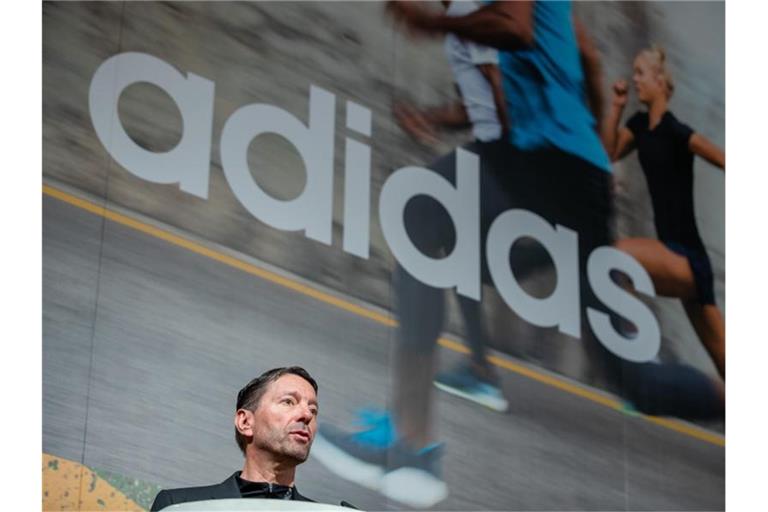 Kasper Rorsted, Vorstandsvorsitzender des Sportartikelherstellers adidas AG, spricht während der Hauptversammlung des Unternehmens. Foto: Daniel Karmann