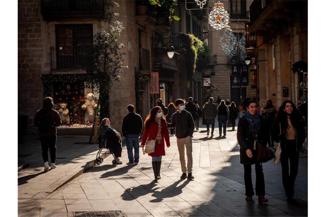 Katalonien mit der Touristenmetropole Barcelona hat angesichts schnell steigender Corona-Zahlen wieder strenge Beschränkungen des öffentlichen Lebens angekündigt. Foto: Jordi Boixareu/ZUMA Press Wire/dpa