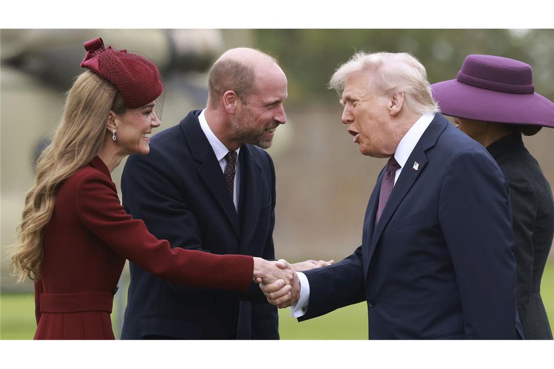 Trump beim König: Kate bekommt Kompliment - Proteste draußen