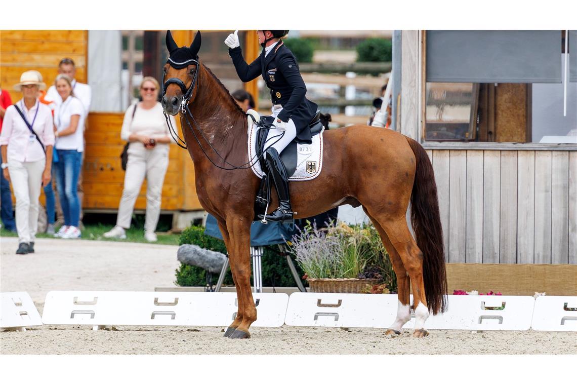 Dressur-EM: Trotz Fehlern zum Auftakt auf dem Gold-Platz Katharina Hemmer überzeugte bei ihrem ersten EM-Ritt.