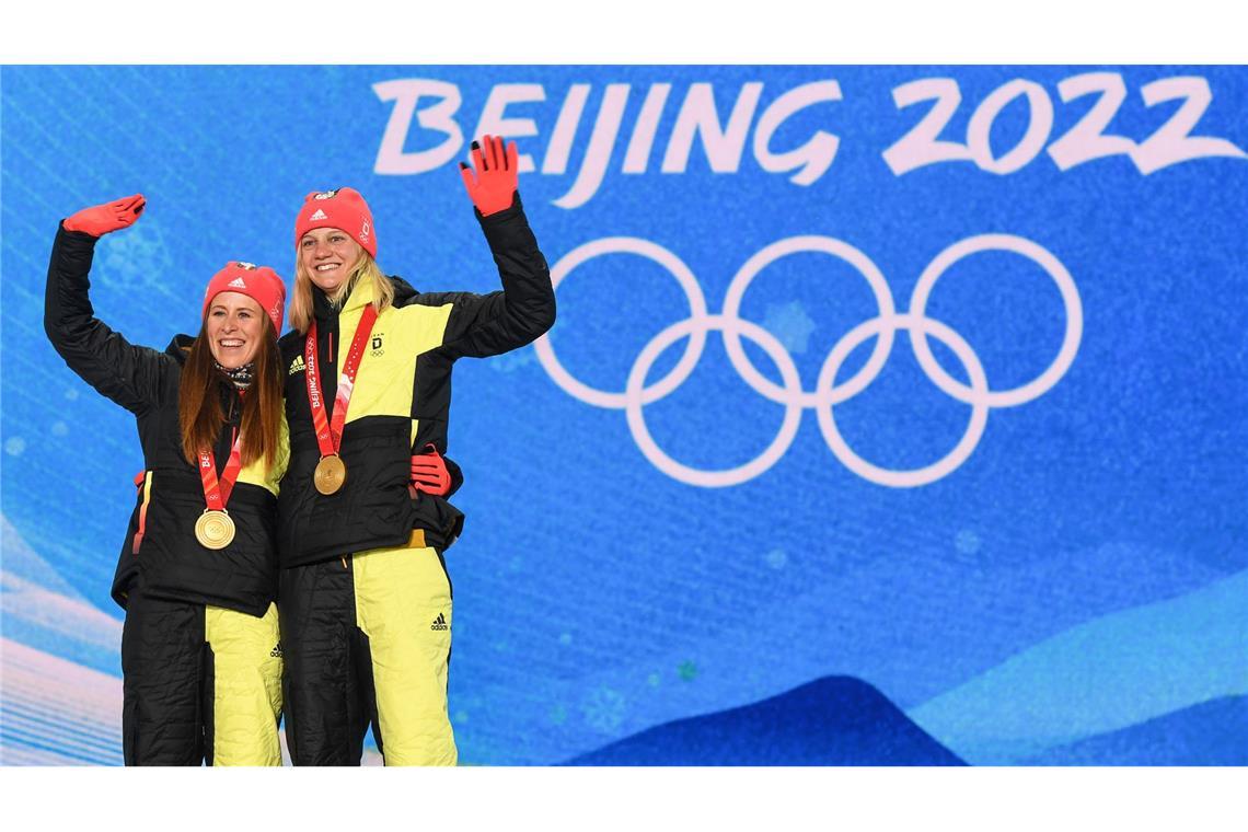 Katharina Hennig und Victoria Carl gewannen 2022 sensationell Olympia-Gold. (Archivfoto)