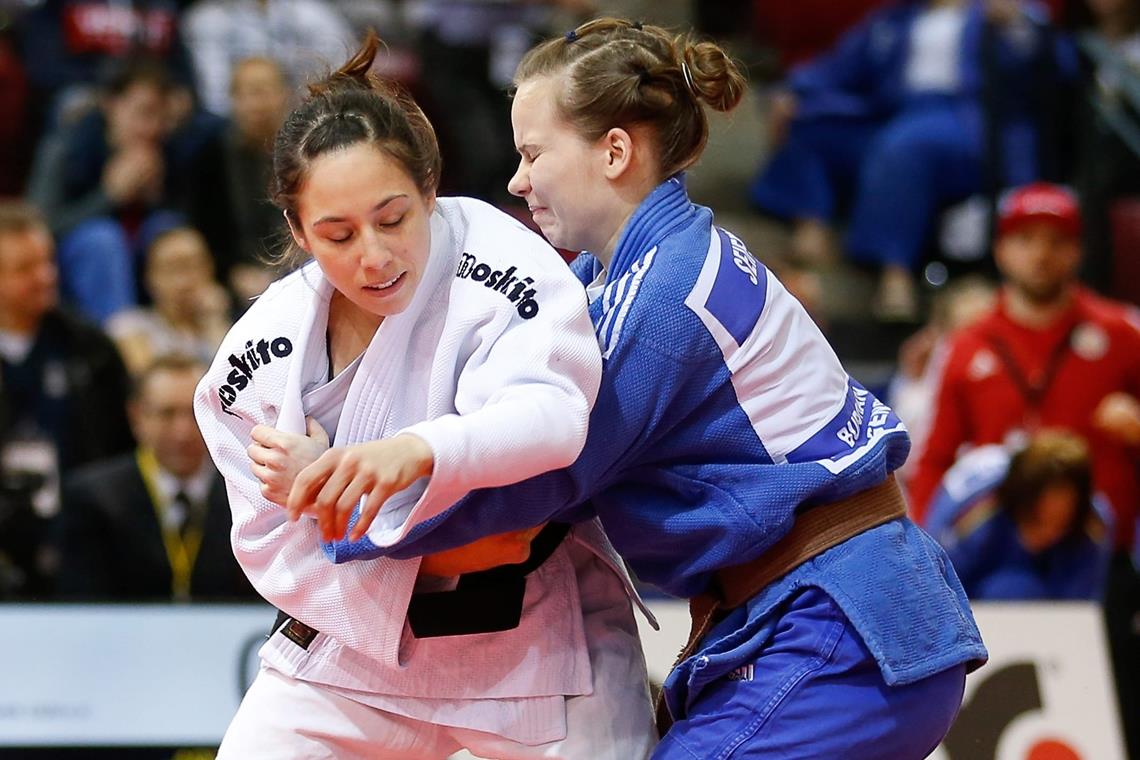 Katharina Menz (links) hat eine gute Leistung in Düsseldorf gezeigt. Foto: A. Becher