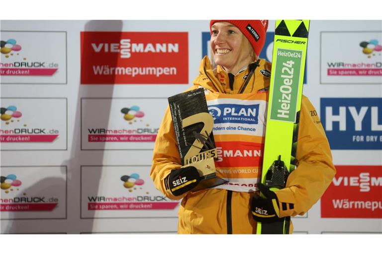 Katharina Schmid kämpft seit Jahren für eine Vierschanzentournee der Frauen. (Archivfoto)