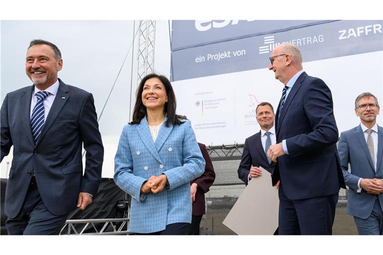 Katherina Reiche (CDU), Bundeswirtschaftsministerin auf dem Gelände der Raffinerie PCK teil.