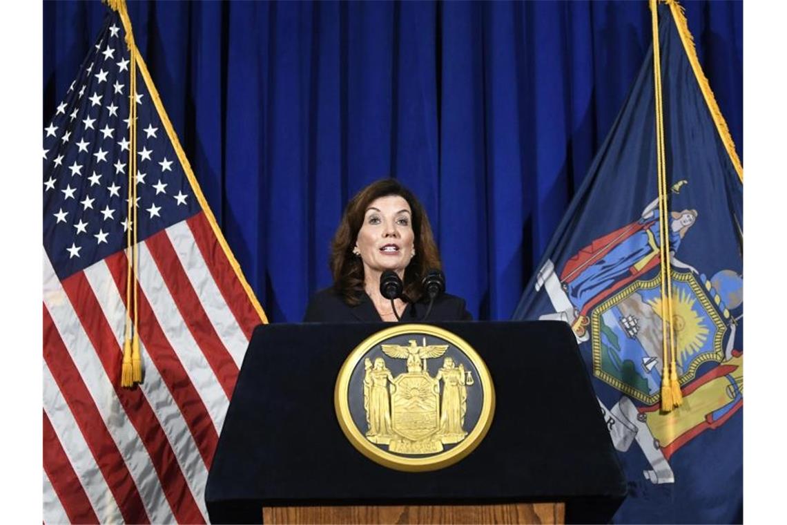 New Yorks designierte Gouverneurin verspricht Veränderungen Kathy Hochul gibt als designierte Gouverneurin von New York eine Pressekonferenz im State Capitol in Albany. Foto: Hans Pennink/FR58980 AP/dpa