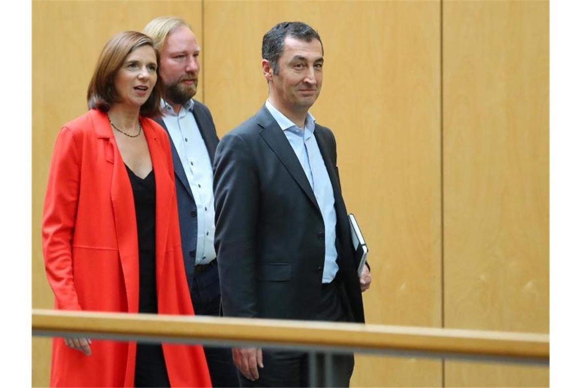 Katrin Göring-Eckardt, Anton Hofreiter (M), und Cem Özdemir. Foto: Kay Nietfeld/Archiv