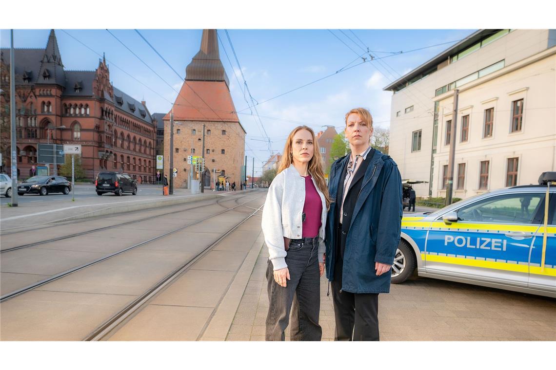 „Tu es!“ – Wie war der „Polizeiruf 110“ aus Rostock? Katrin König (Anneke Kim Sarnau, li.) und Melly Böwe (Lina Beckmann) in „Tu es!“