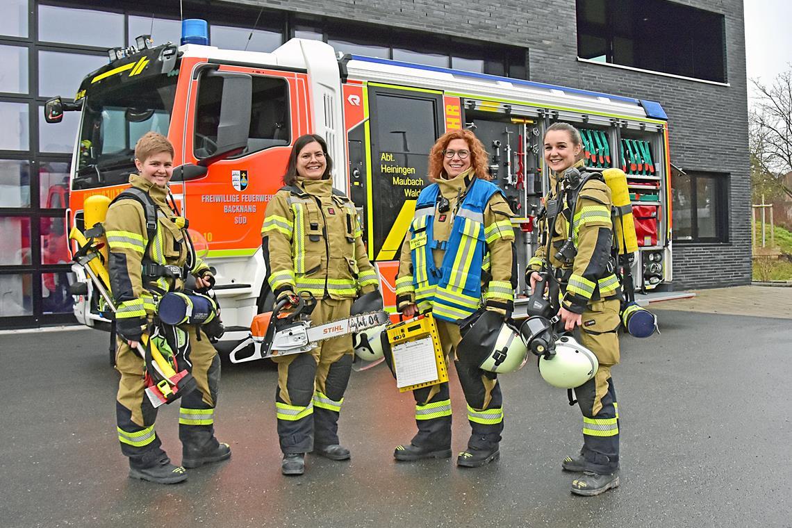 Katrin Schäfer (von links), Cora Wunderlich, Stefanie Hägele und Laura Tlatlik haben sich in der einstigen Männerdomäne durchgesetzt und fühlen sich dort heute wohl. Foto: Tobias Sellmaier