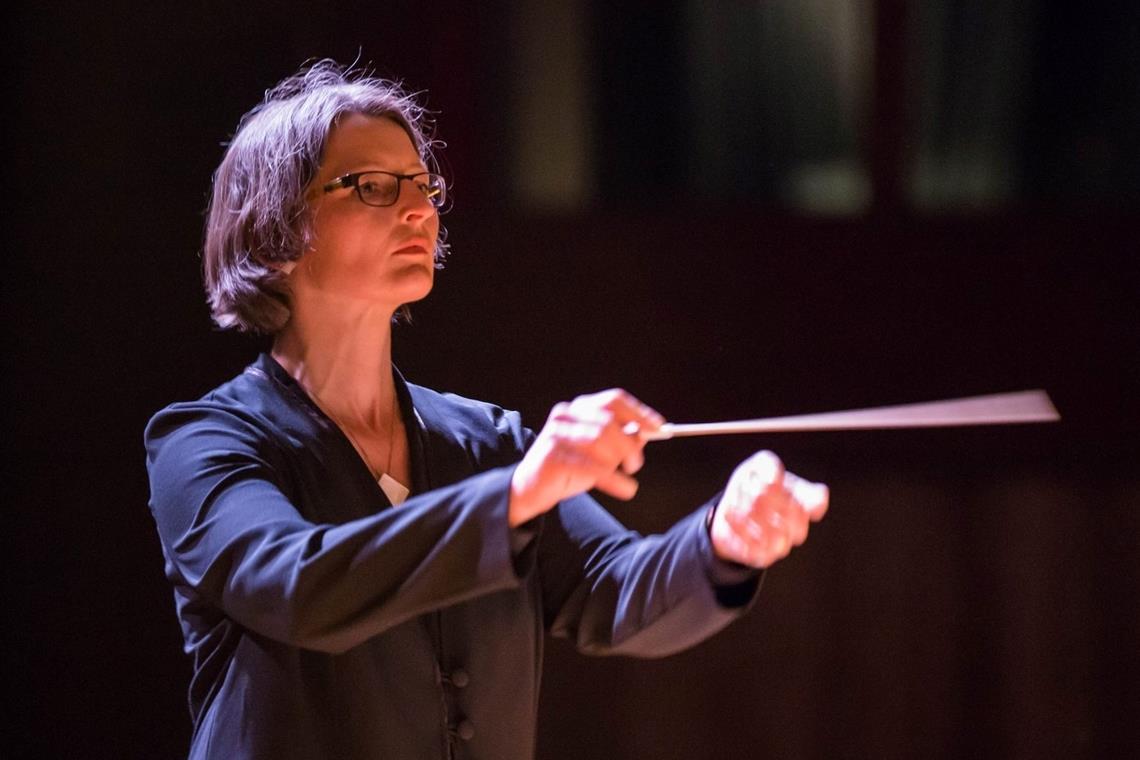 Kaum hatte Heidi Maier vom langjährigen Bläserphilharmonie-Dirigenten Wilhelm Müller den Taktstock übernommen, machte ihr Corona einen Strich durch so manche Pläne. Foto: privat