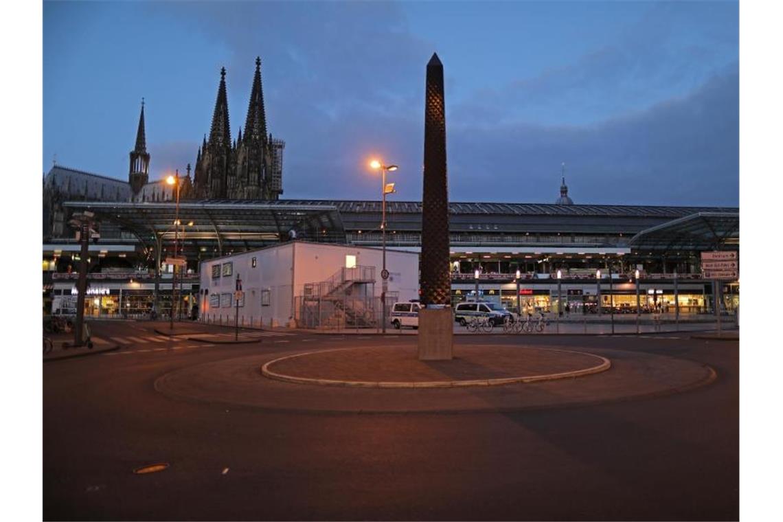 Kaum Pendler: Der Kölner Hauptbahnhof am frühen Morgen. Foto: Oliver Berg/dpa