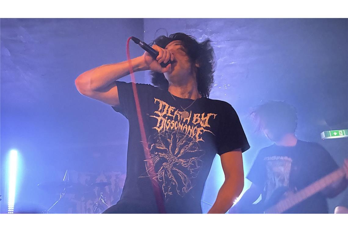 Kaum wiederzuerkennen: Ciro Ernesto Mansilla, hauptberuflich Tänzer, brachte im Juze Backnang die Menge zum Ausflippen.