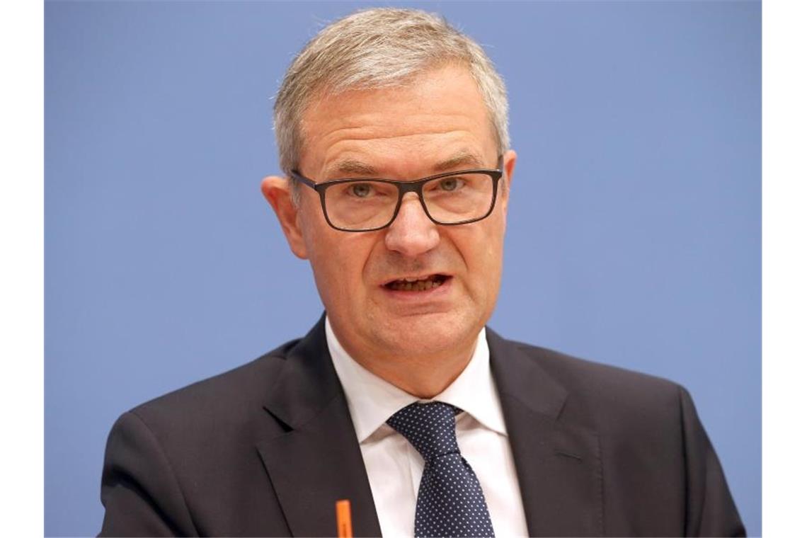 Kay Scheller, Präsident des Bundesrechnungshofes, spricht während einer Pressekonferenz. Foto: Wolfgang Kumm/dpa/Archiv