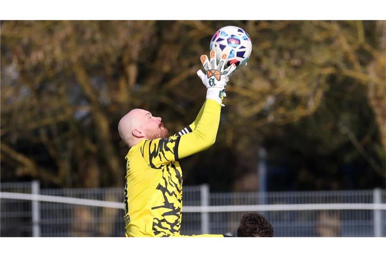 Keeper Karl Birkeneder hält dem SV Pattonville gegen Pleidelsheim einen Punkt fest.