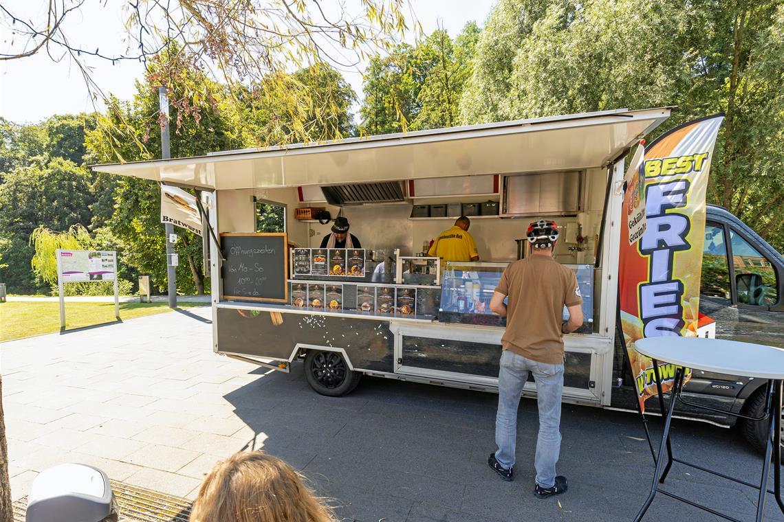 Kehrt in wärmeren Zeiten zurück: Der Bleichwiesenimbiss der beiden Brüder Ibrahim und Iksan Cura. Archivfoto: Alexander Becher