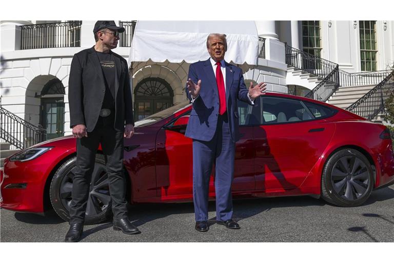 Trump äußert sich nach Streit wieder positiv über Musk Kein halbes Jahr nach dem Zerwürfnis mit Elon Musk hat US-Präsident Donald Trump wieder gute Worte für den Tech-Milliardär übrig (Archivfoto).
