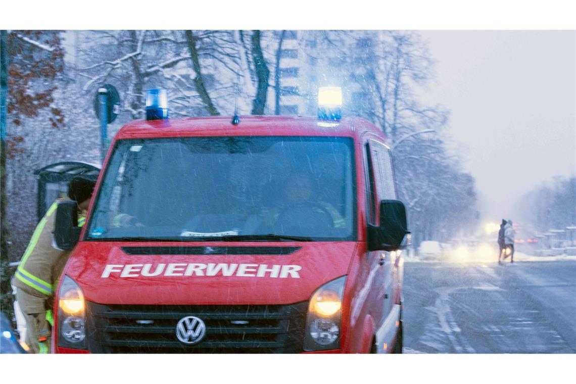 Keine Ampel, kein Licht,  Restaurants, Kioske, Tankstellen und Supermärkte sind verschlossen.