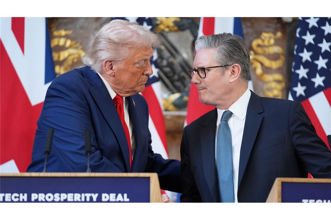 Keine Freunde mehr: Donald Trump (l.) und Keir Starmer. (Archivbild)
