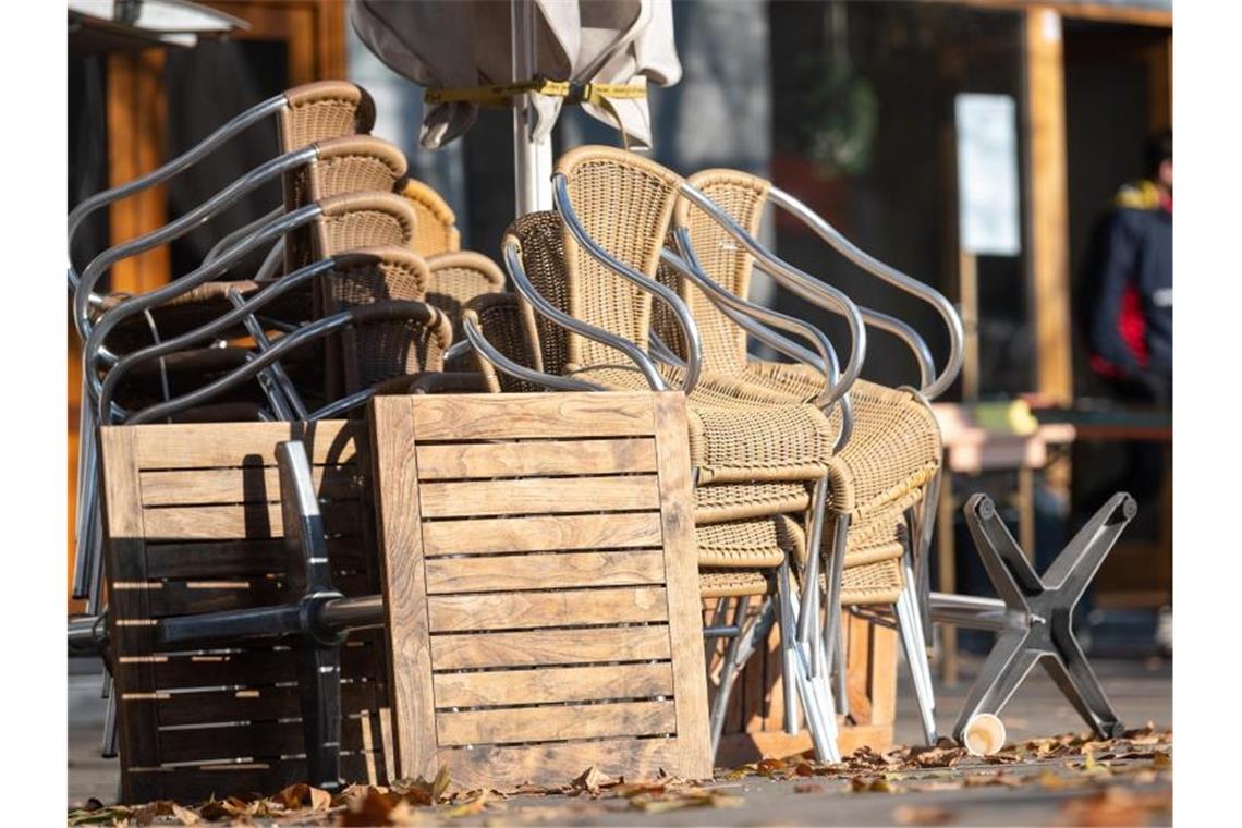 Lockdown und Ausgangssperren im Süden und Norden Keine Gäste: Baden-Württemberg will das öffentliche Leben im Land weiter herunterfahren. Foto: Sebastian Gollnow/dpa
