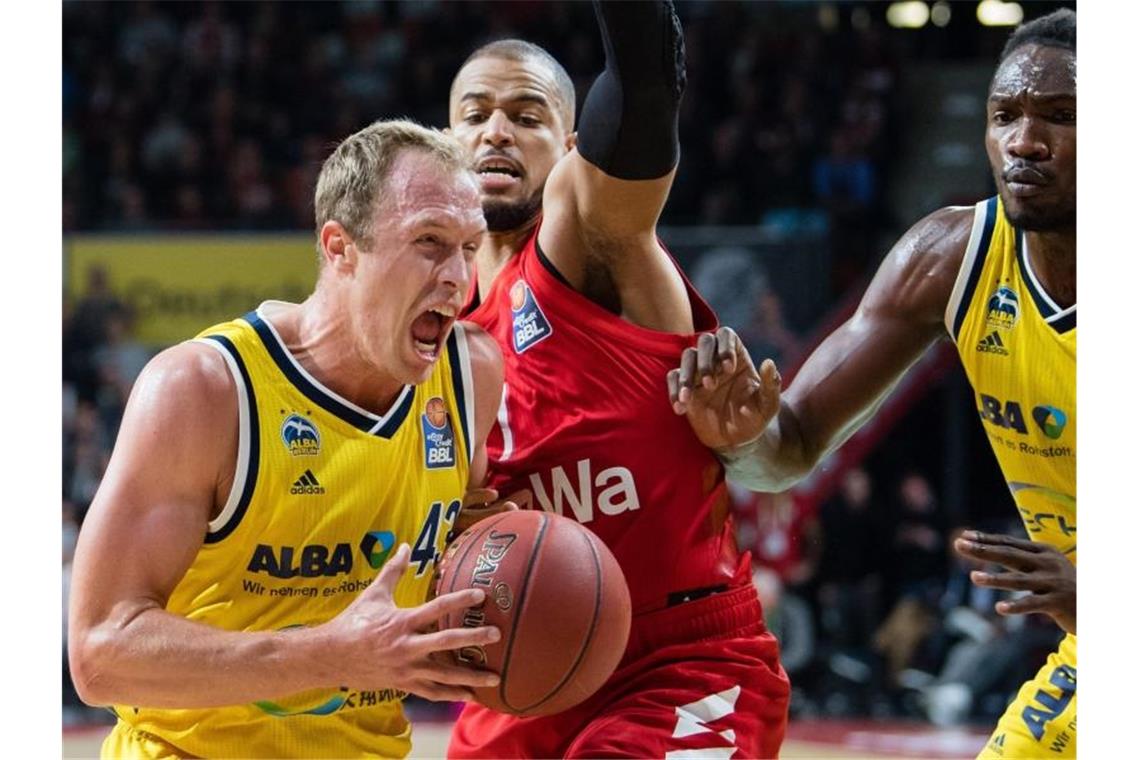 Heim-Erfolg vs. Alba: Bayern-Basketballer gewinnen Topspiel Keine hochklassige Partie, aber spannend. Foto: Matthias Balk/dpa