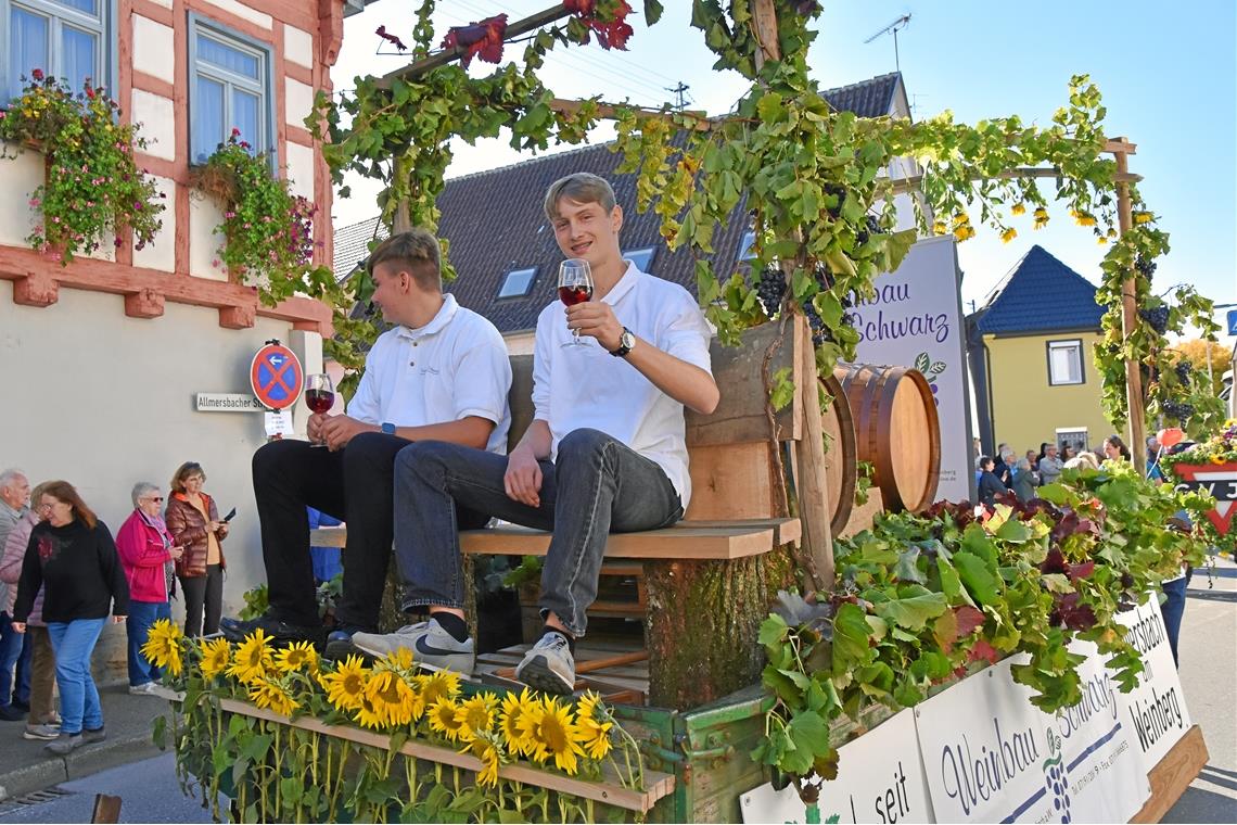 Kelterfest und Umzug in Aspach, Kelterfest wie früher mit Festumzug am Sonntag i...