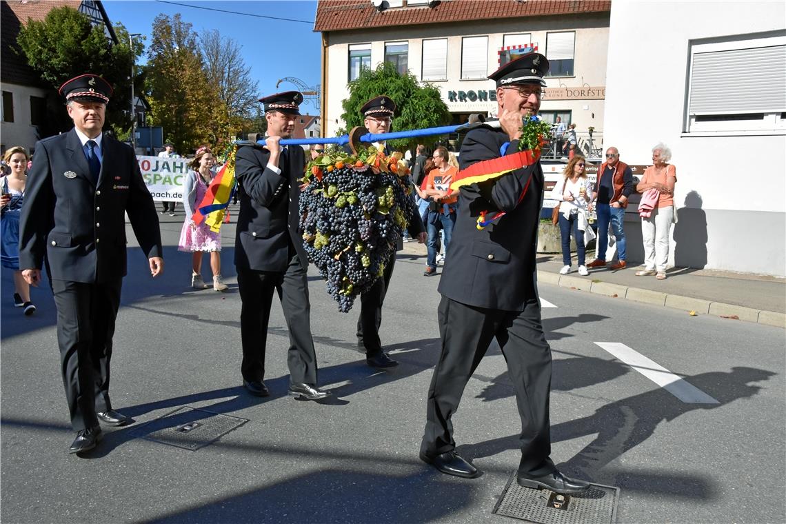 Kelterfest und Umzug in Aspach, Kelterfest wie früher mit Festumzug am Sonntag i...