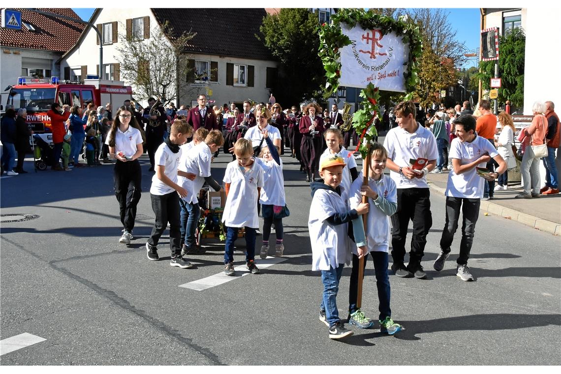 Kelterfest und Umzug in Aspach, Kelterfest wie früher mit Festumzug am Sonntag i...