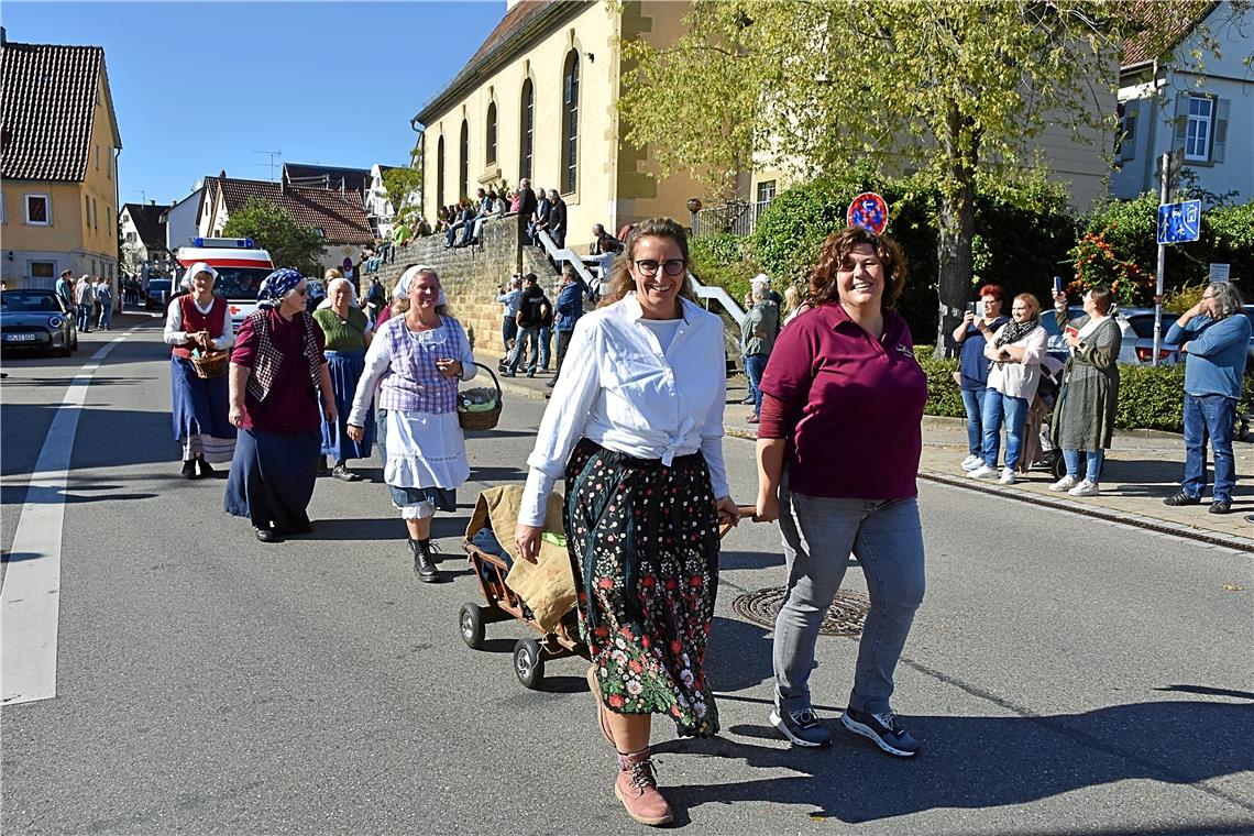 Kelterfest und Umzug in Aspach, Kelterfest wie früher mit Festumzug am Sonntag i...