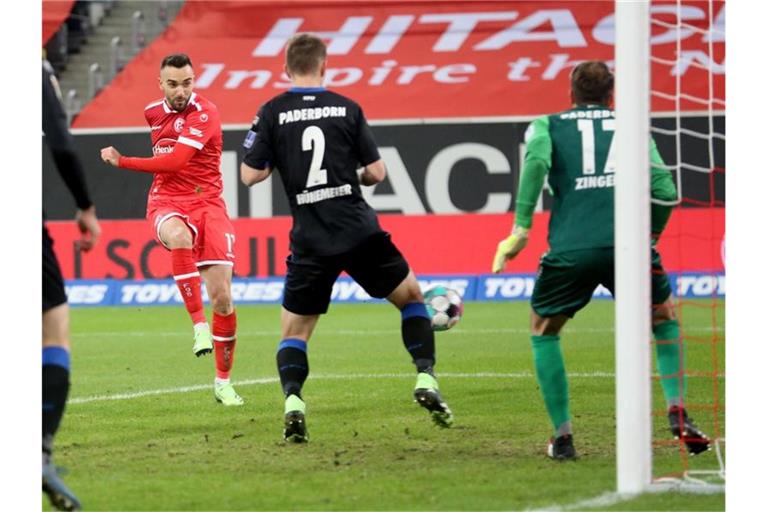 Kenan Karaman sorgte beim Düsseldorfer Sieg gegen Paderborn für die Vorentscheidung. Foto: Roland Weihrauch/dpa