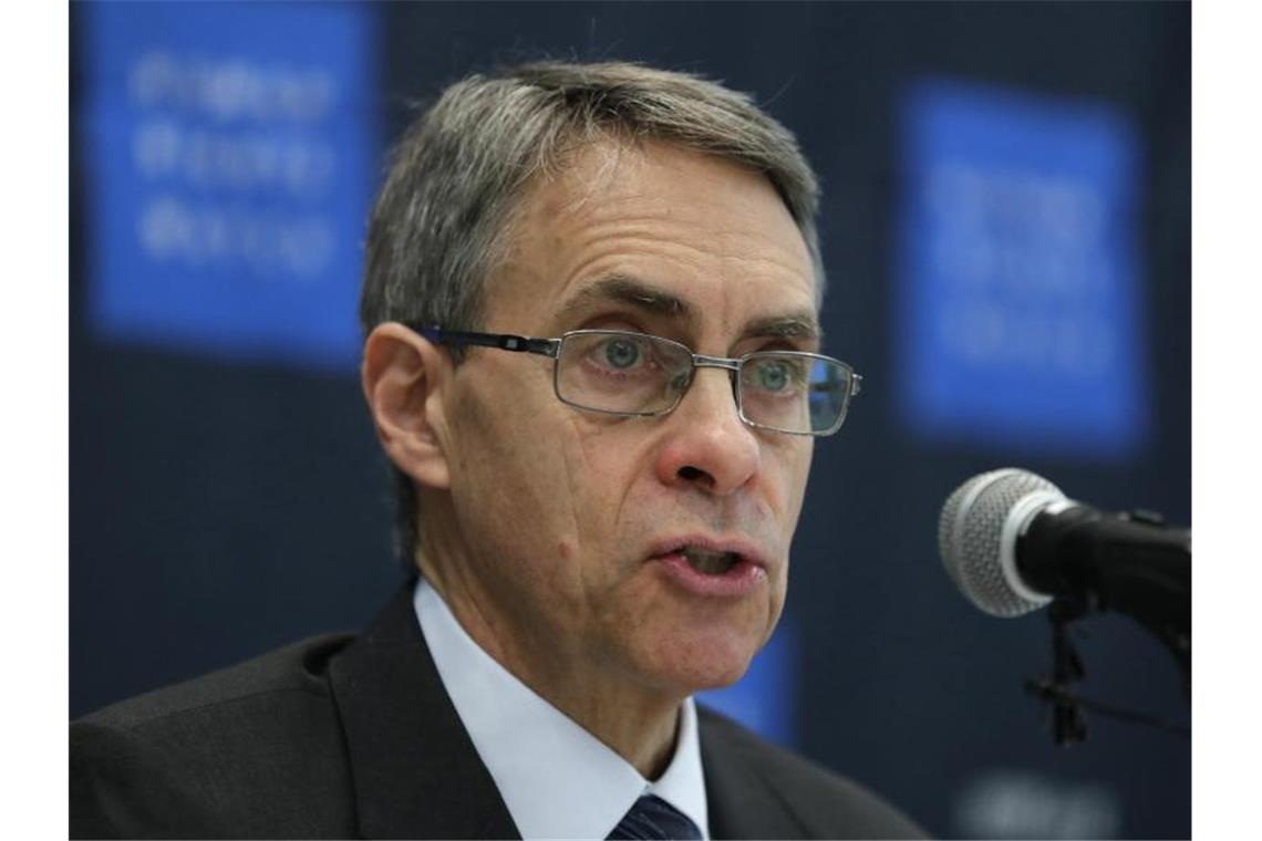 Hongkong verweigert Chef von Human Rights Watch die Einreise Kenneth Roth wollte eigentlich am Dienstag in Hongkong den Jahresbericht der Menschenrechtsorganisation Human Rights Watch vorstellen. Foto: Lee Jin-Man/AP/dpa